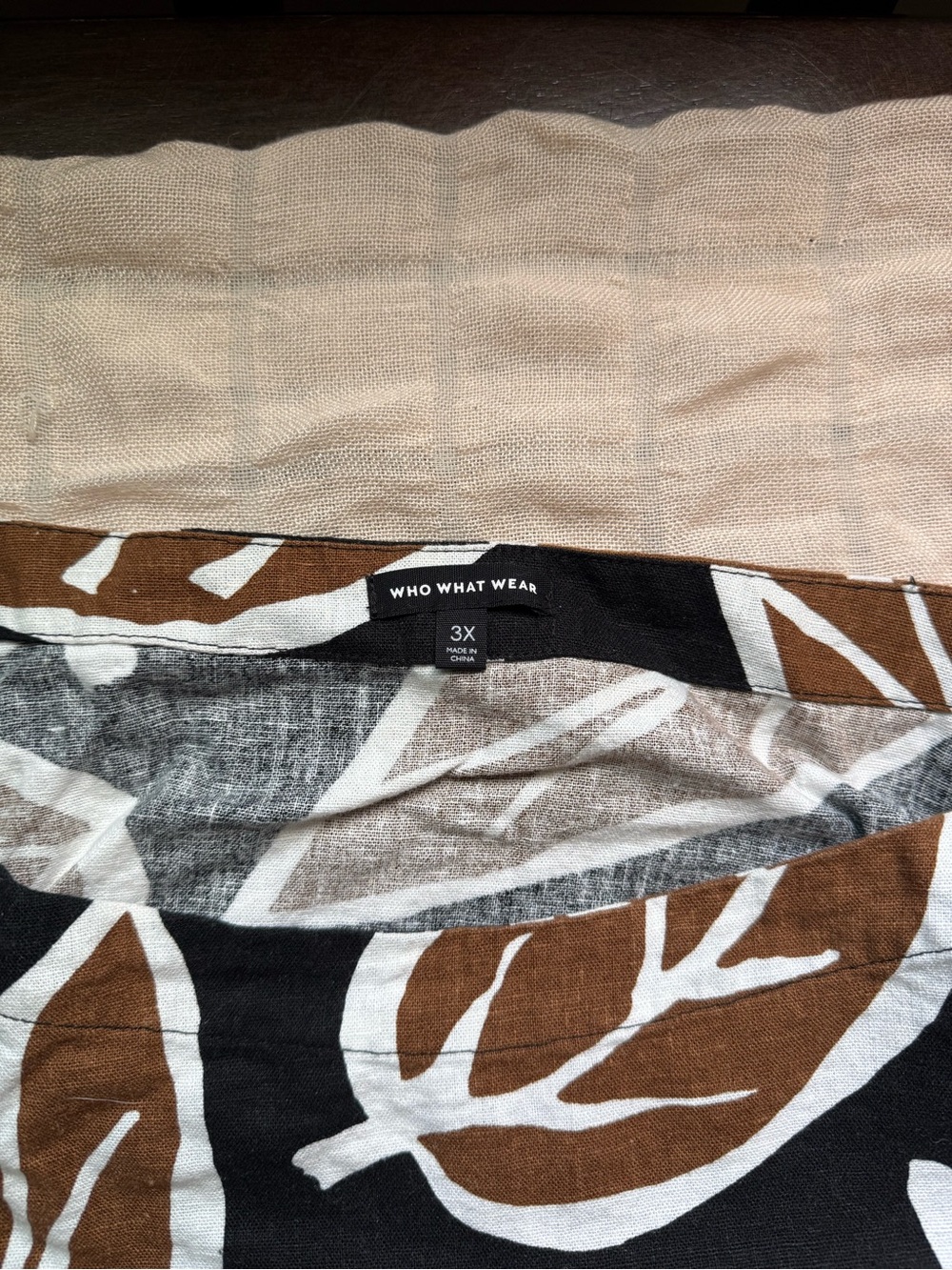 Who What Wear Black Dress with Brown Leaf Print - Picture 3 of 4